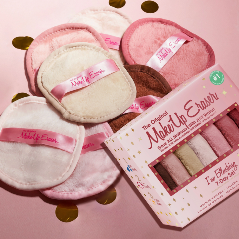I&#39;m Blushing 7 Day Makeup Eraser Set